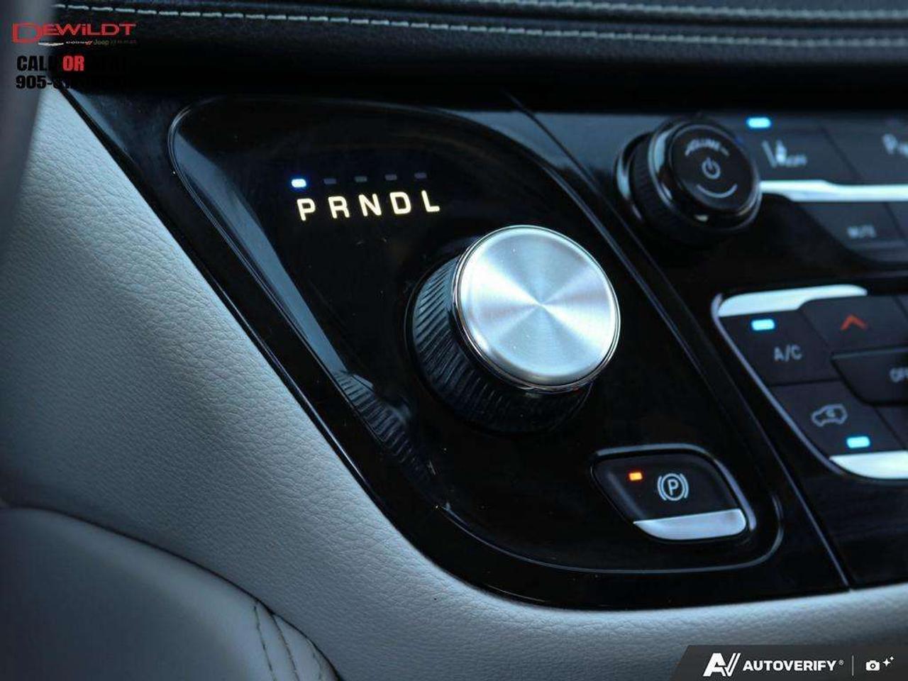 2023 Chrysler Pacifica LIMITED   UCONNECT THEATRE GROUP   1 OWNER Photo