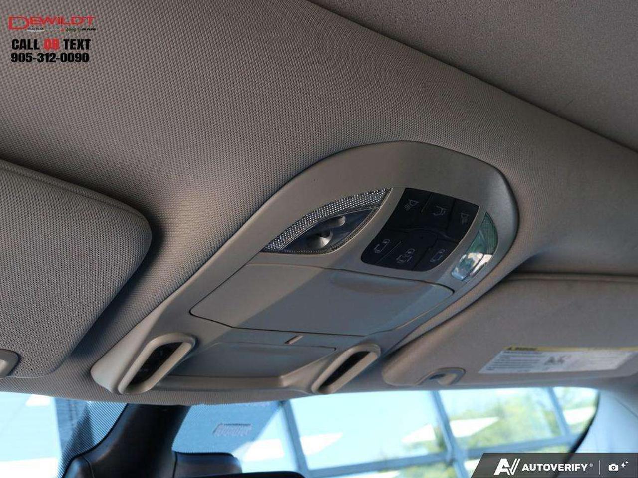 2023 Chrysler Pacifica LIMITED   UCONNECT THEATRE GROUP   1 OWNER Photo