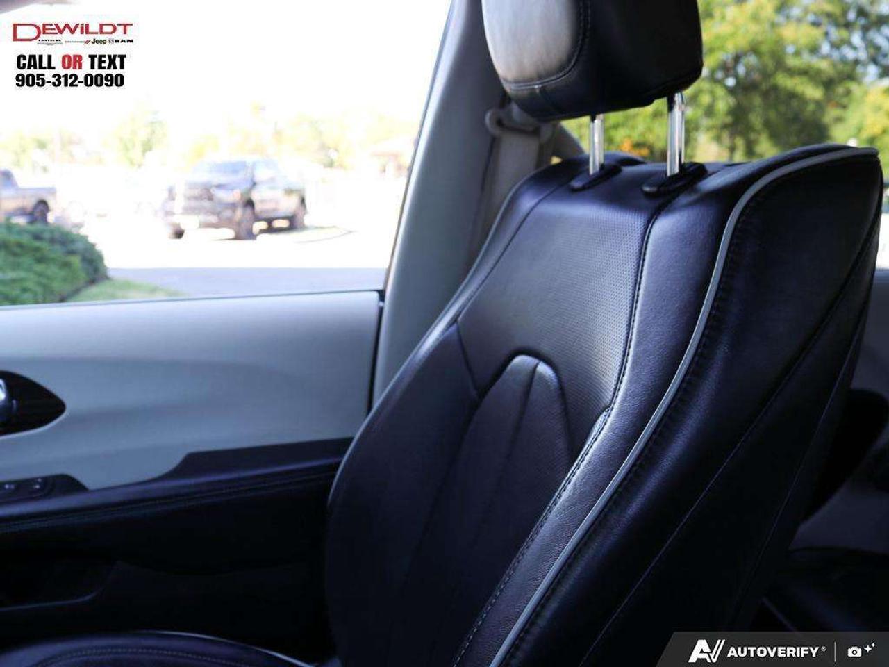 2023 Chrysler Pacifica LIMITED   UCONNECT THEATRE GROUP   1 OWNER Photo