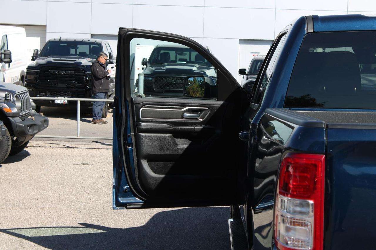 2020 RAM 1500 Big Horn 4x4  SiriusXM SideSteps ReverseCamera Par Photo