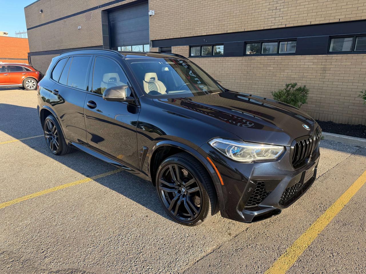 2022 BMW X5 M Competition 1 Owner Service Records Certified Photo5