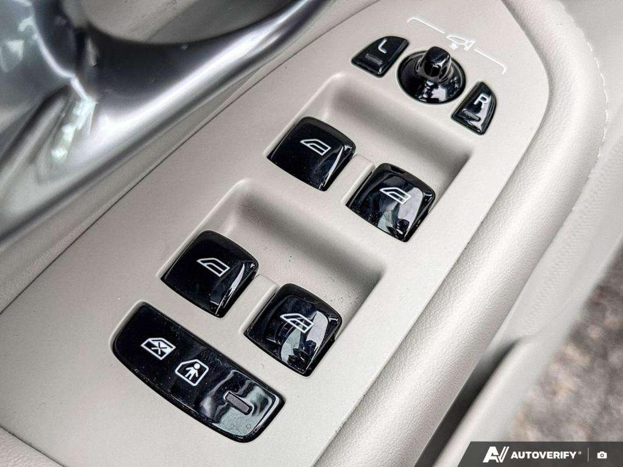 2024 Volvo XC90 Ultimate Bright Theme   MEM COOLD SEATS   3RD ROW SEATS Photo