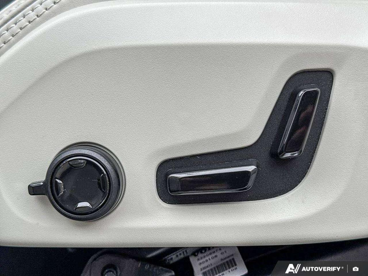 2024 Volvo XC90 Ultimate Bright Theme   MEM COOLD SEATS   3RD ROW SEATS Photo