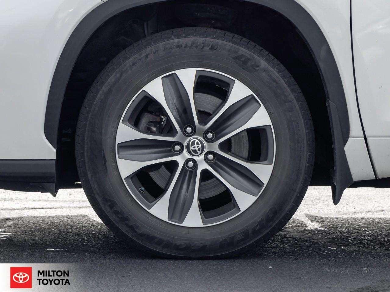 2021 Toyota Highlander LEATHER SUNROOF HEATED STEERING CARPLAY BLIND SPOT NEW TIRES ONE OWNER XLE Photo3