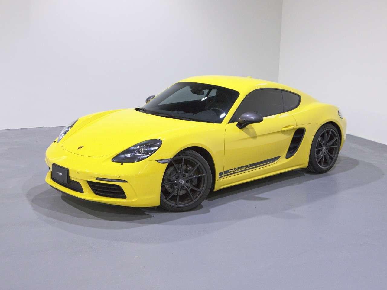 2020 Porsche 718 Cayman T Photo5