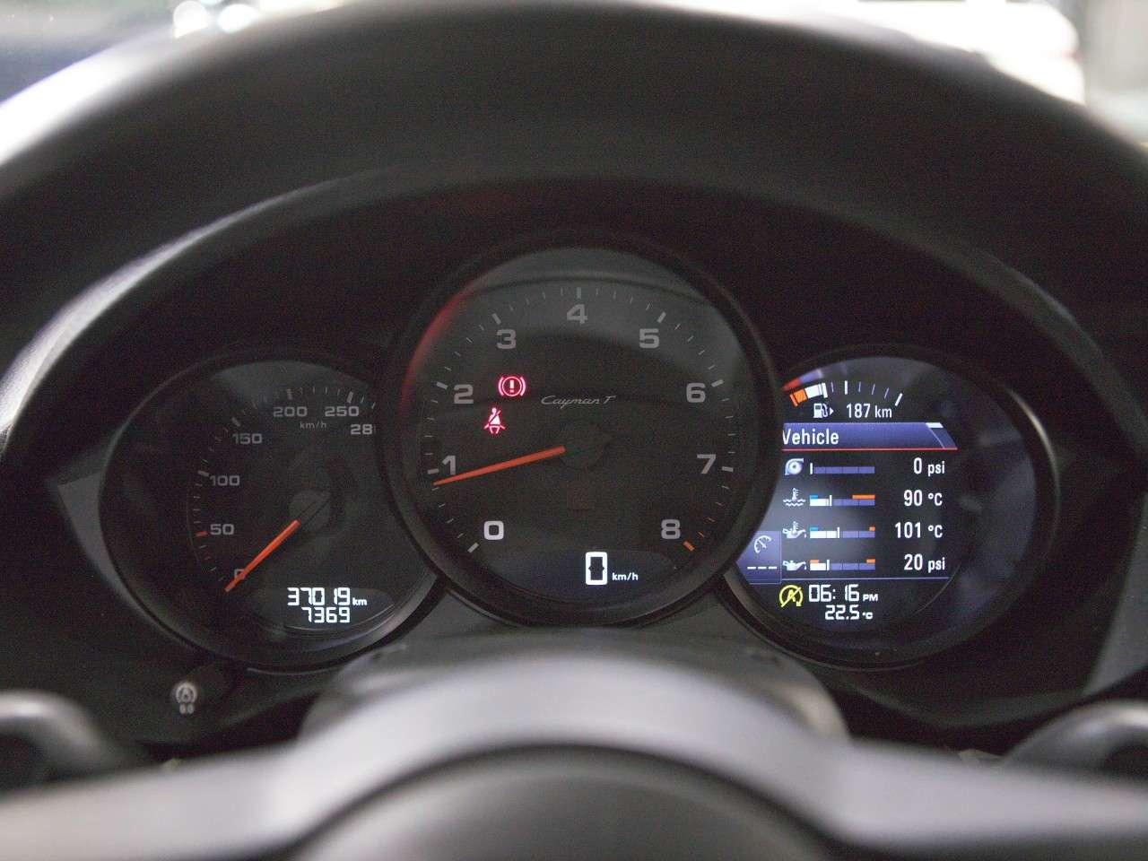2020 Porsche 718 Cayman T Photo