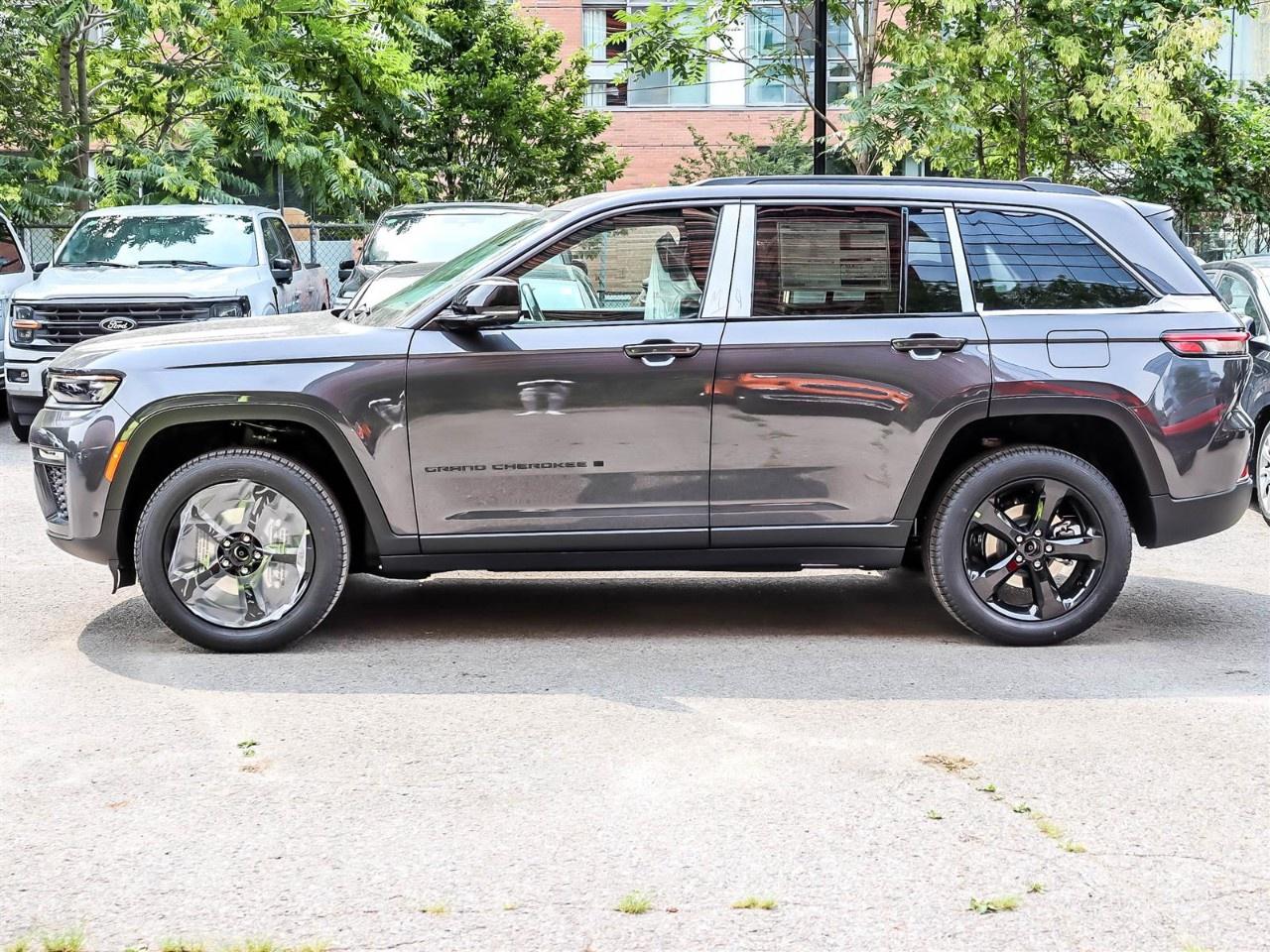 2026 Jeep Grand Cherokee  Photo4