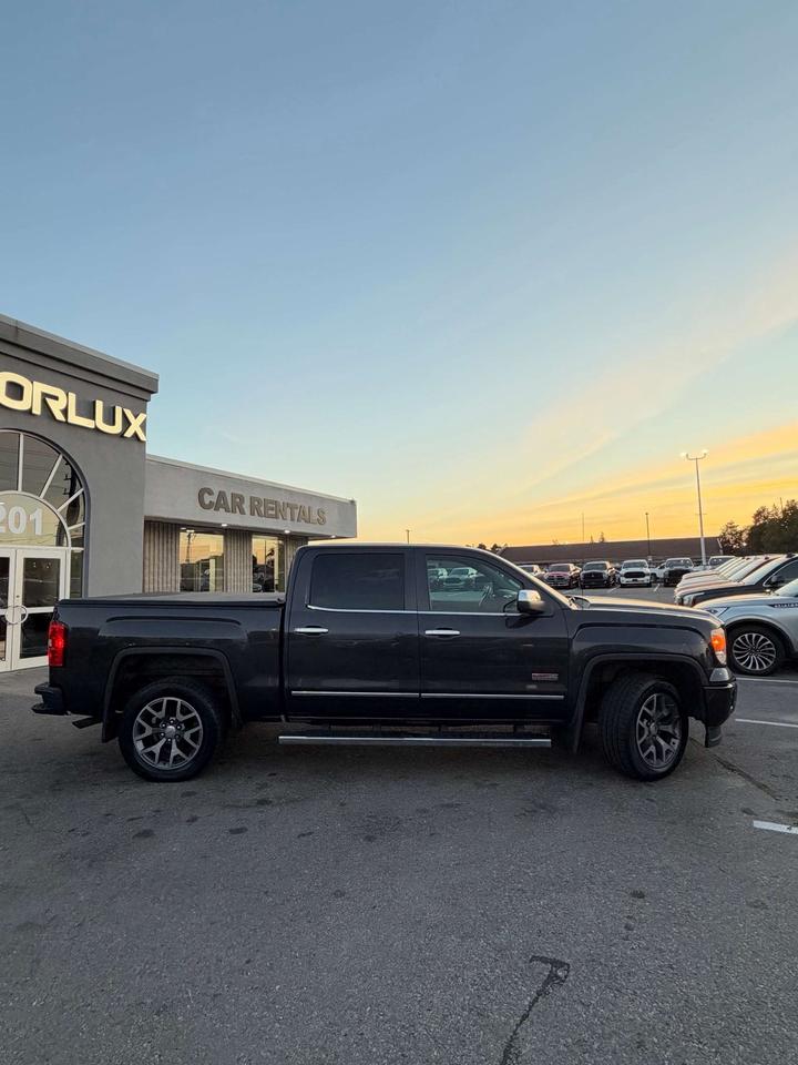 2015 GMC Sierra 1500 4WD Crew Cab 143.5 SLT Photo