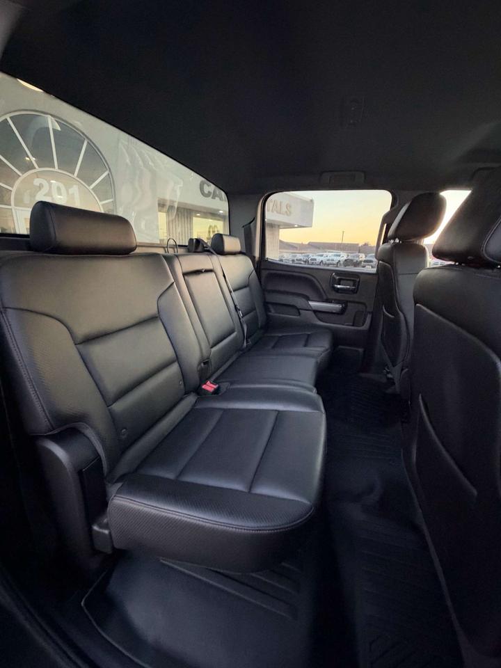 2015 GMC Sierra 1500 4WD Crew Cab 143.5 SLT Photo