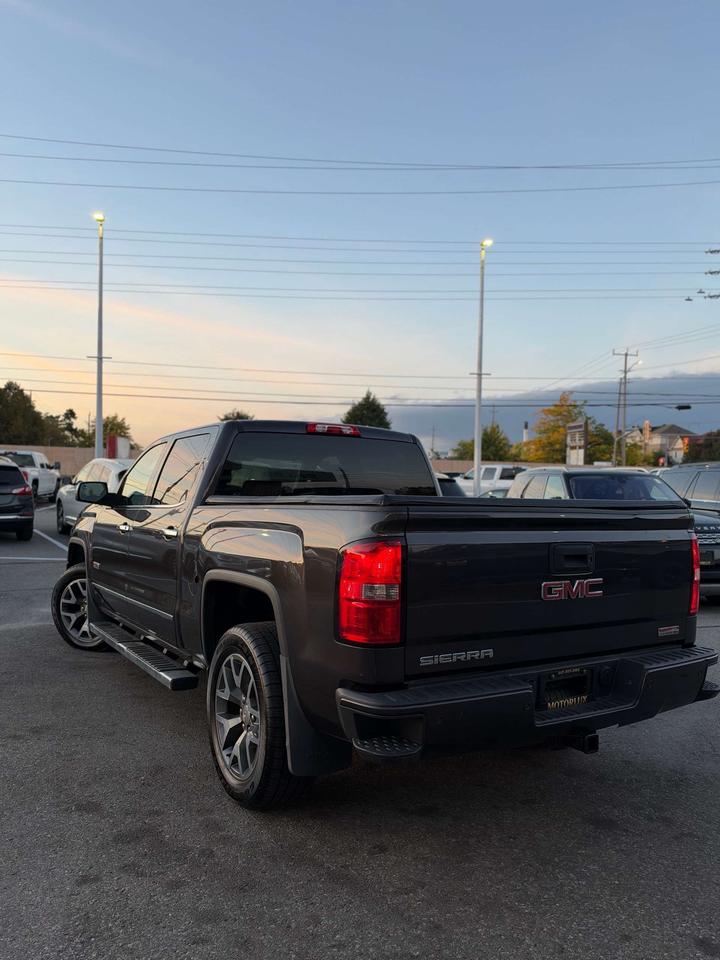 2015 GMC Sierra 1500 4WD Crew Cab 143.5 SLT Photo