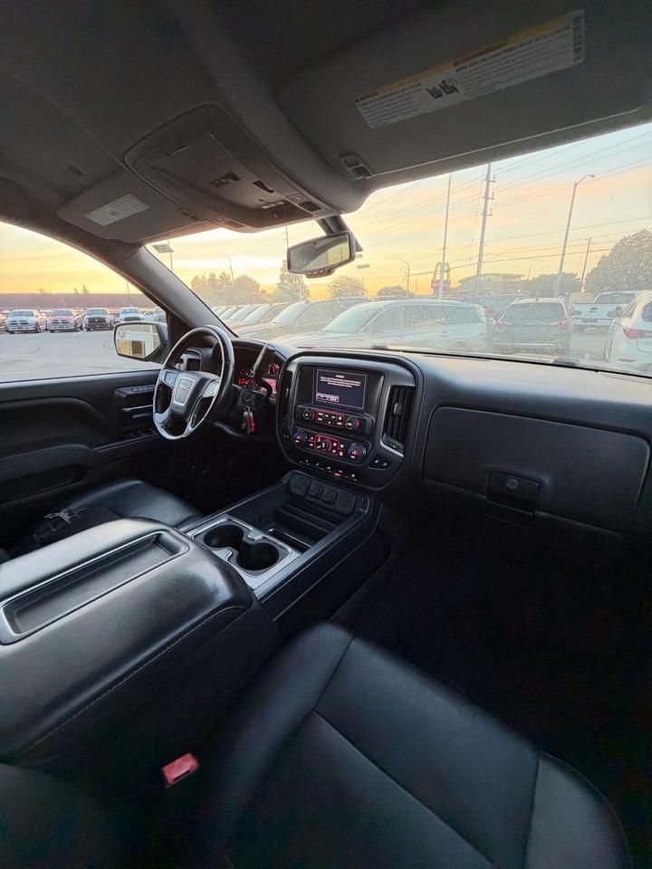 2015 GMC Sierra 1500 4WD Crew Cab 143.5 SLT Photo