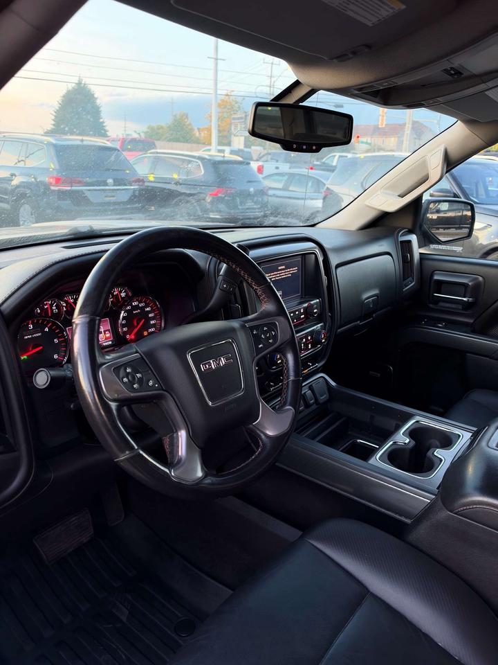 2015 GMC Sierra 1500 4WD Crew Cab 143.5 SLT Photo