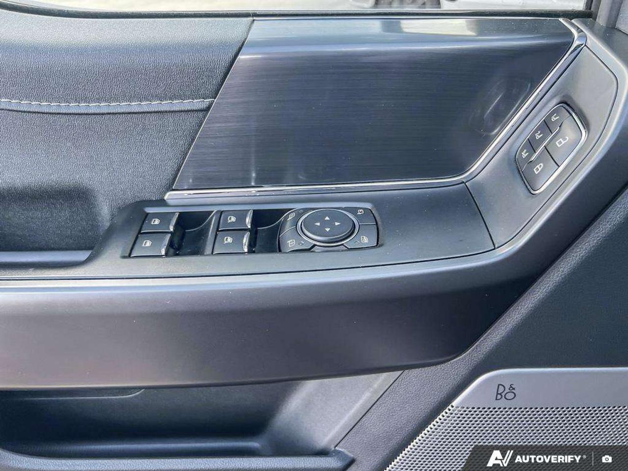 2025 Ford F-150 LARIAT   MOONROOF   LARIAT BLK APP PKG Photo