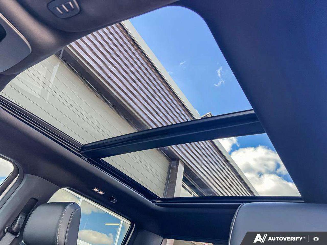 2025 Ford F-150 LARIAT   MOONROOF   LARIAT BLK APP PKG Photo