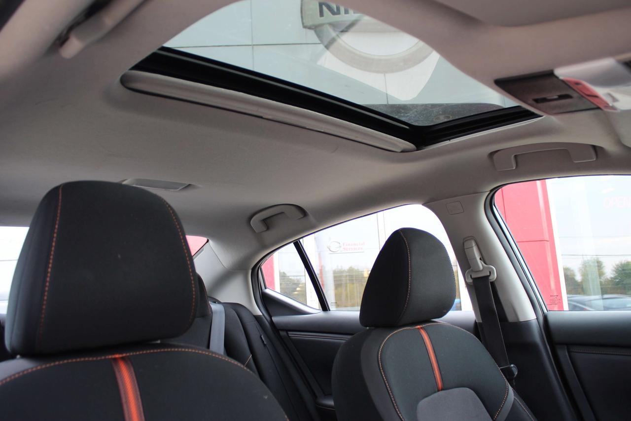 2021 Nissan Sentra SR Photo