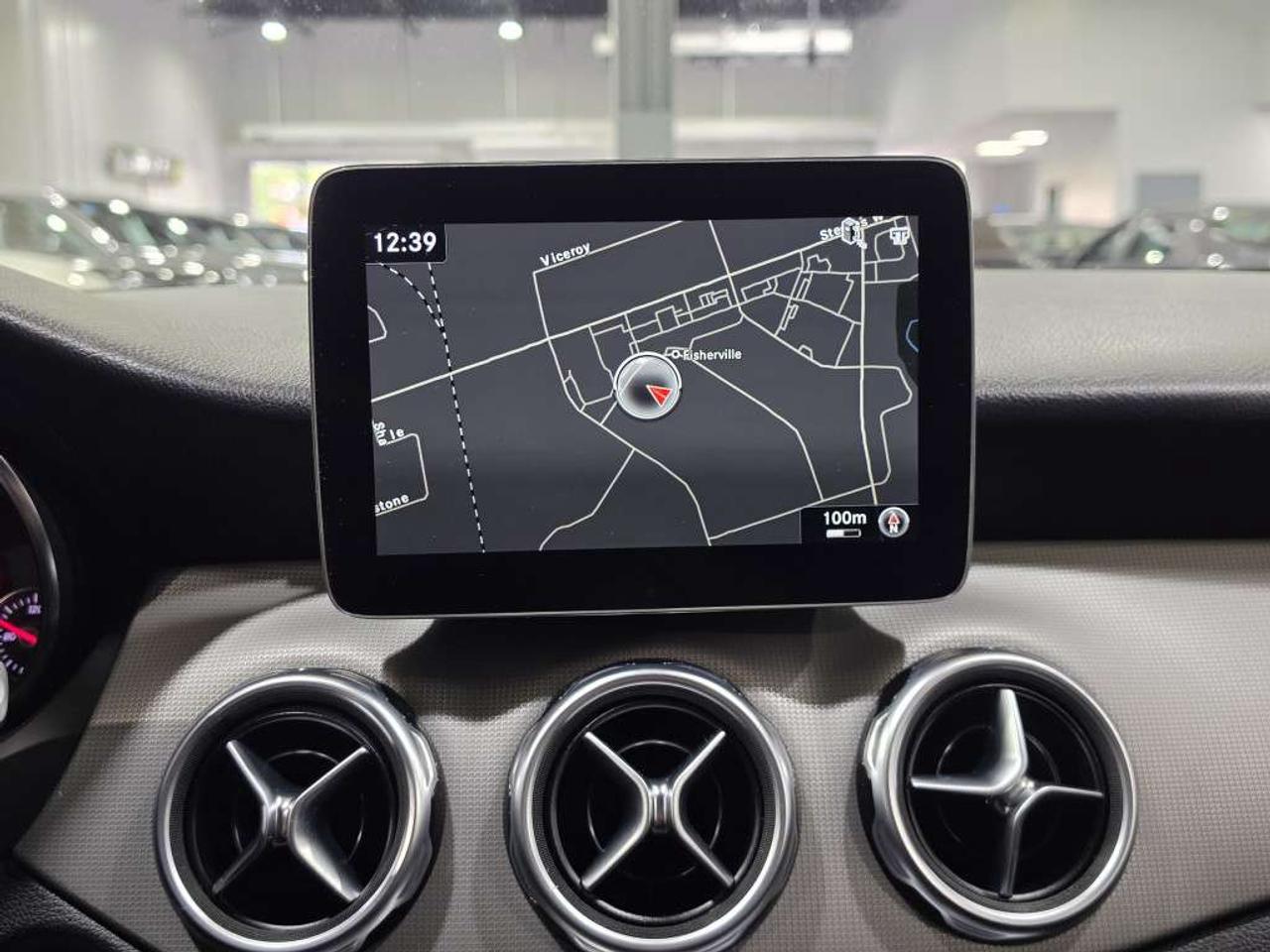 2020 Mercedes-Benz GLA 4MATIC NO ACCIDENT VERY GOOD SERVICE RECORDS NAVIGATION BLINDSPOT New Brakes  New Battery Photo
