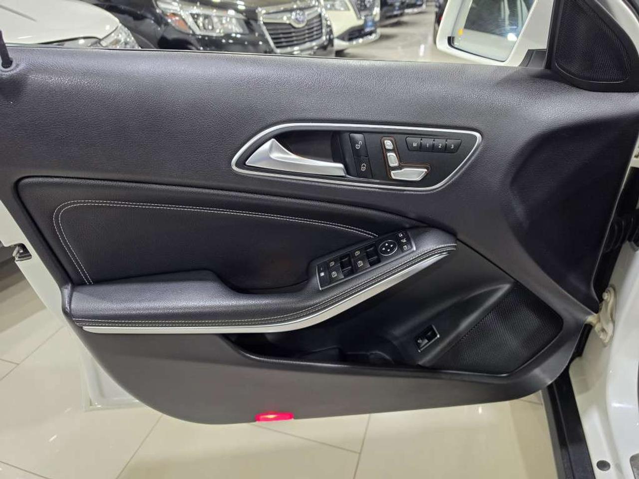 2020 Mercedes-Benz GLA 4MATIC NO ACCIDENT VERY GOOD SERVICE RECORDS NAVIGATION BLINDSPOT New Brakes  New Battery Photo