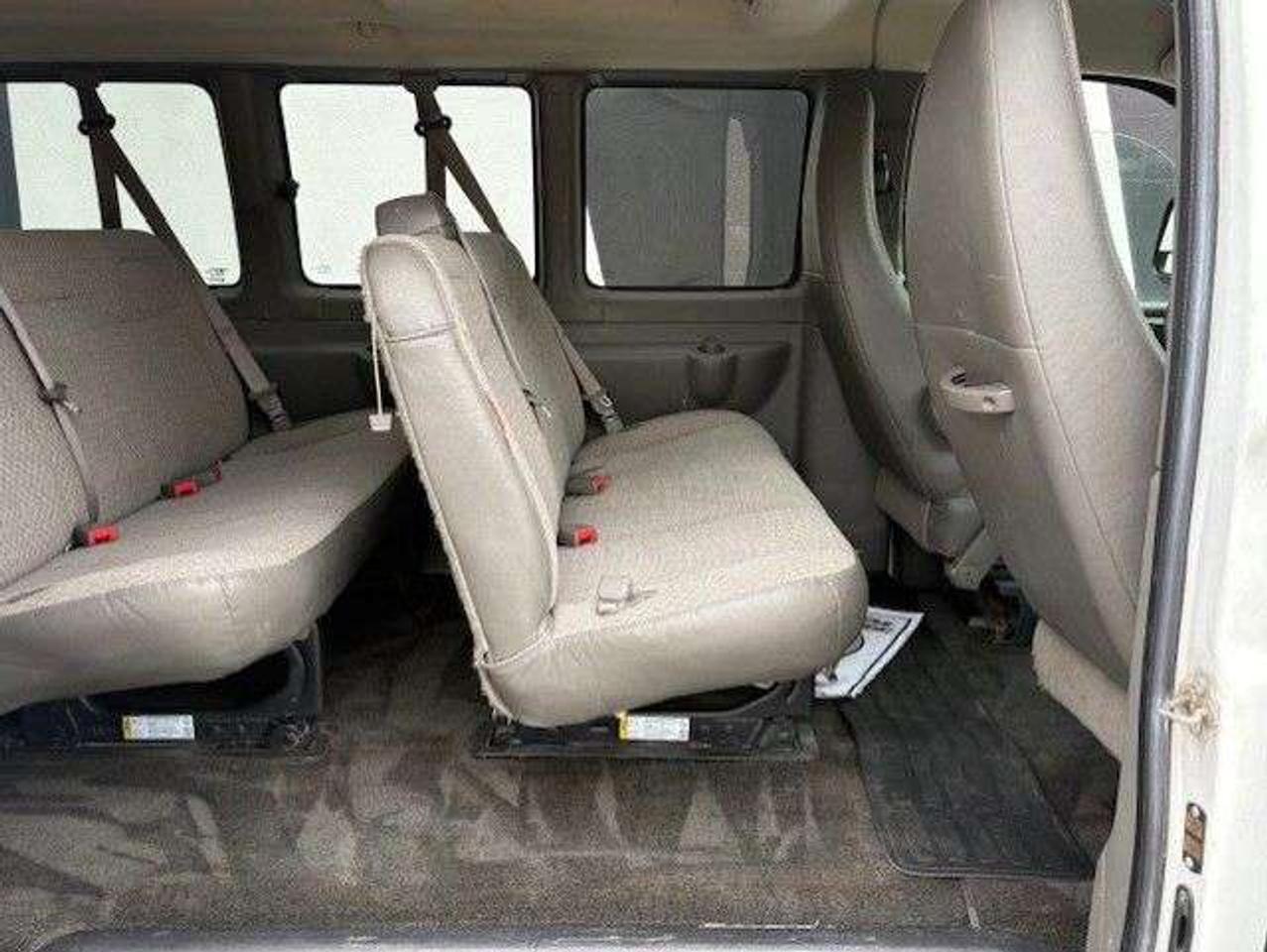 2012 Chevrolet Express Passenger 3500 **12 PASS-SLIDING DOOR-NEW BRAKES-CERTIFIED** Photo