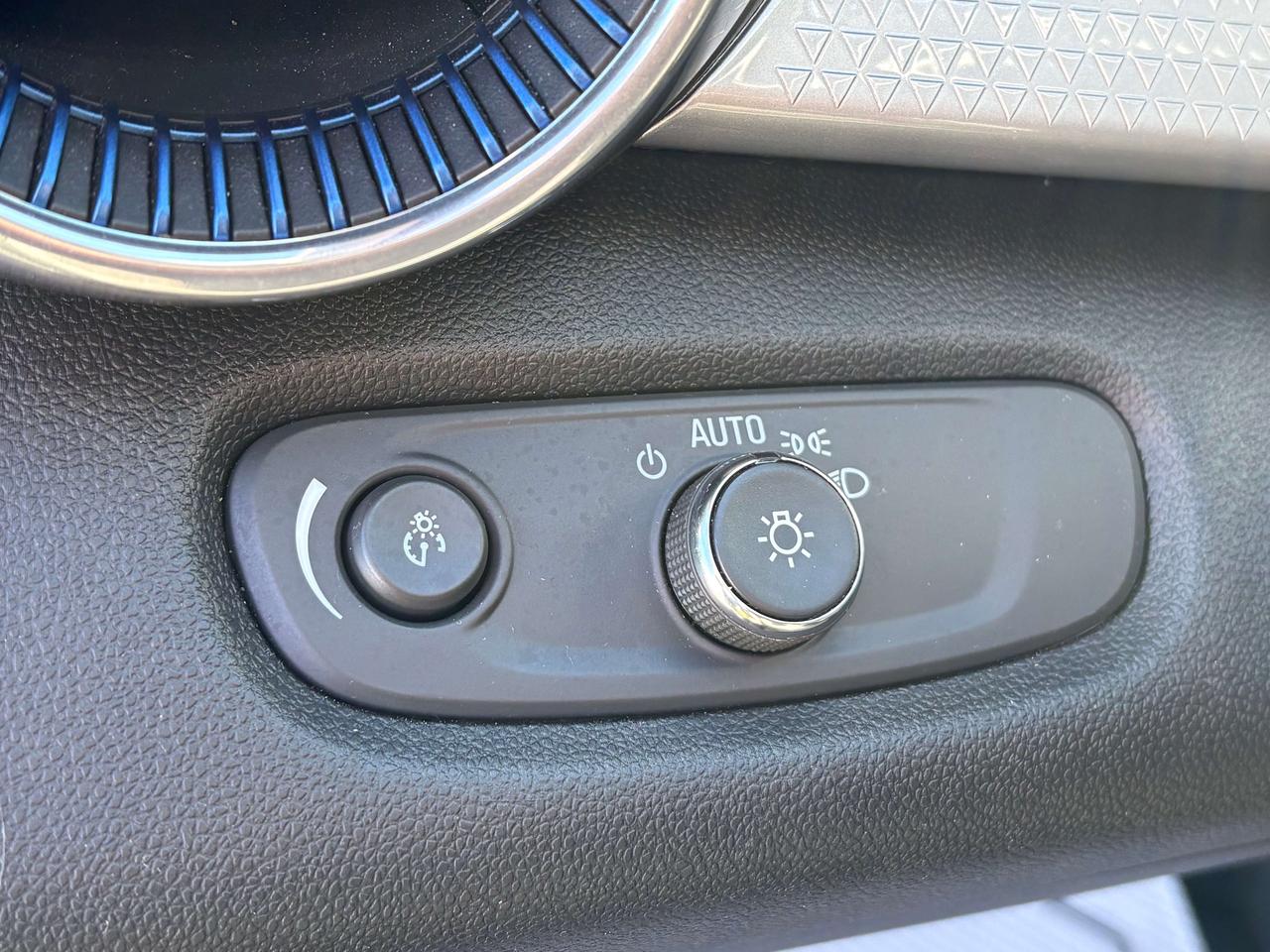 2026 Chevrolet Trax LT FWD   Heated Seats & Steering Wheel   Blindspot Photo