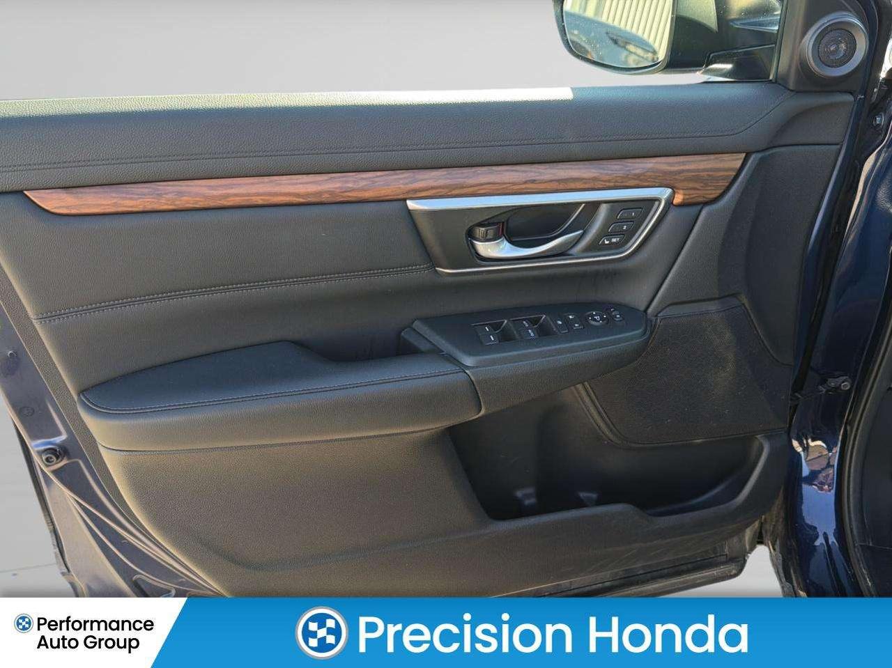 2022 Honda CR-V Touring Leather  Navigation  Sunroof Photo
