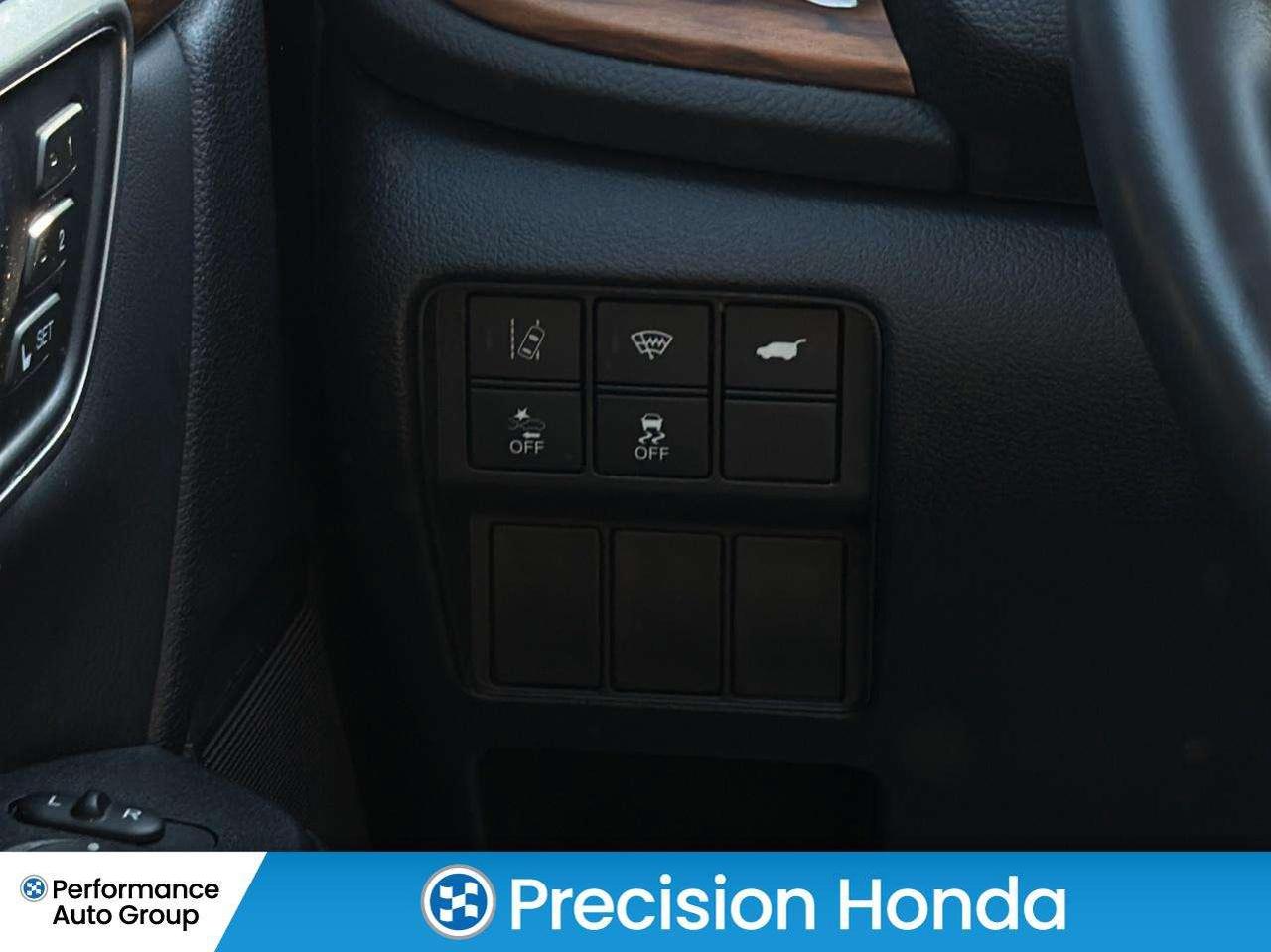 2022 Honda CR-V Touring Leather  Navigation  Sunroof Photo