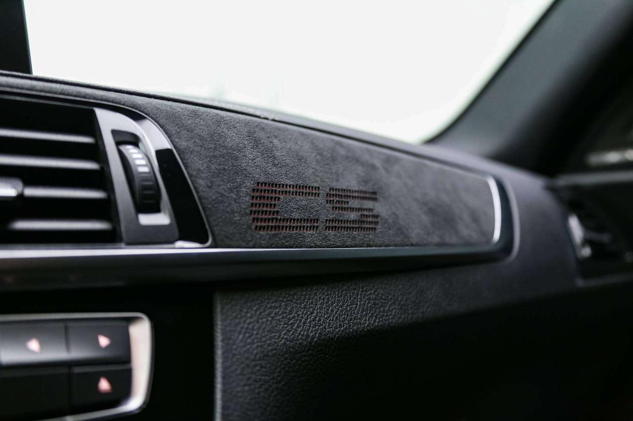 2020 BMW M2 CS 444HP MANUAL NOACCIDENT CARBONROOF COLLECTORCAR Photo