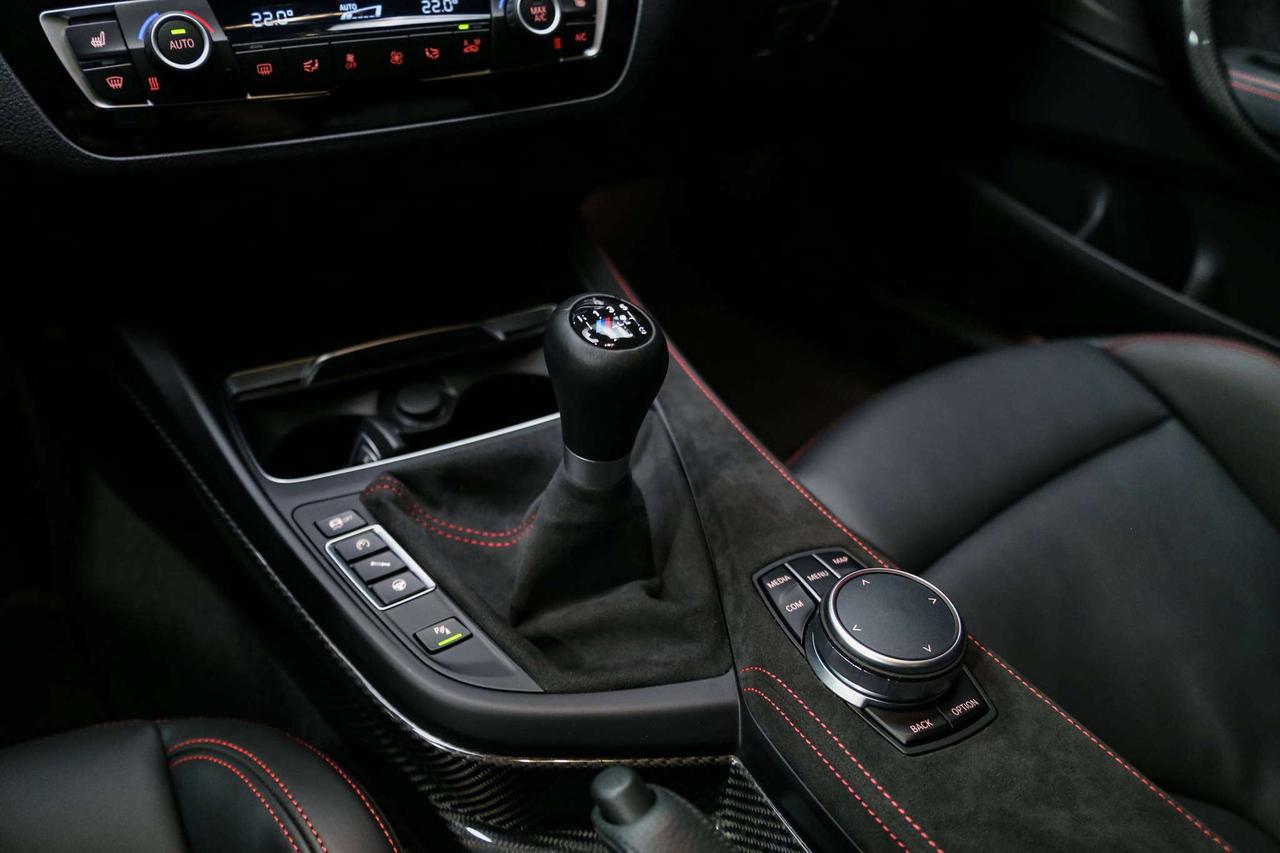 2020 BMW M2 CS 444HP MANUAL NOACCIDENT CARBONROOF COLLECTORCAR Photo