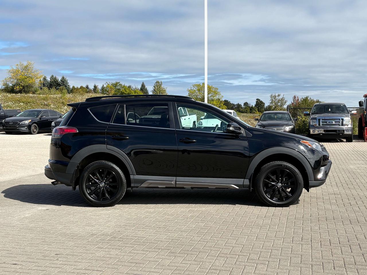2018 Toyota RAV4 XLE Trail AWD  Sunroof Heated Seats/Steering Wheel Photo