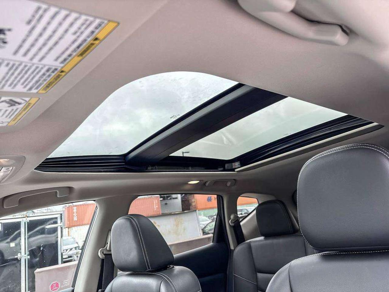 2017 Nissan Murano Platinum   Moonroof   Navigation   Power Lift Gate Photo