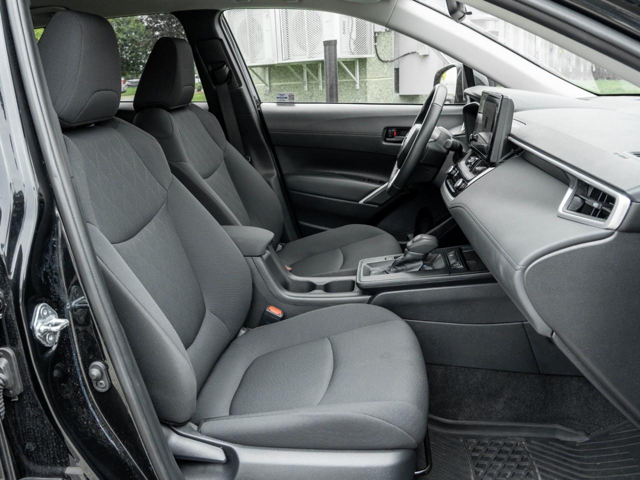 2026 Toyota Corolla Cross LE AWD Photo