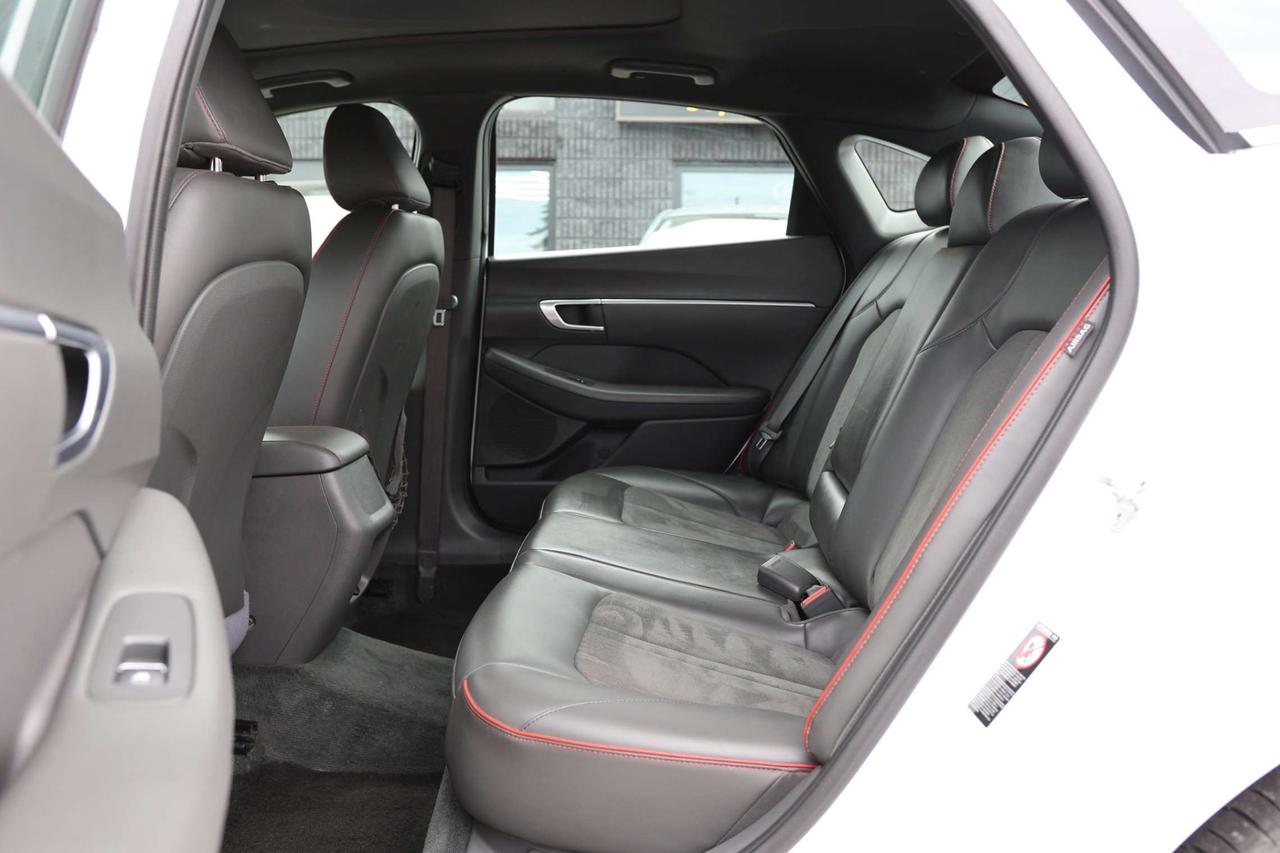 2021 Hyundai Sonata 1.6T SPORT-R STARTER/ADAPT CRUISE/BCAM/FCW/LKA/BLIS/LEATHER/H SEATS/KEYLESS/CARPLAY/PANOROOF Photo