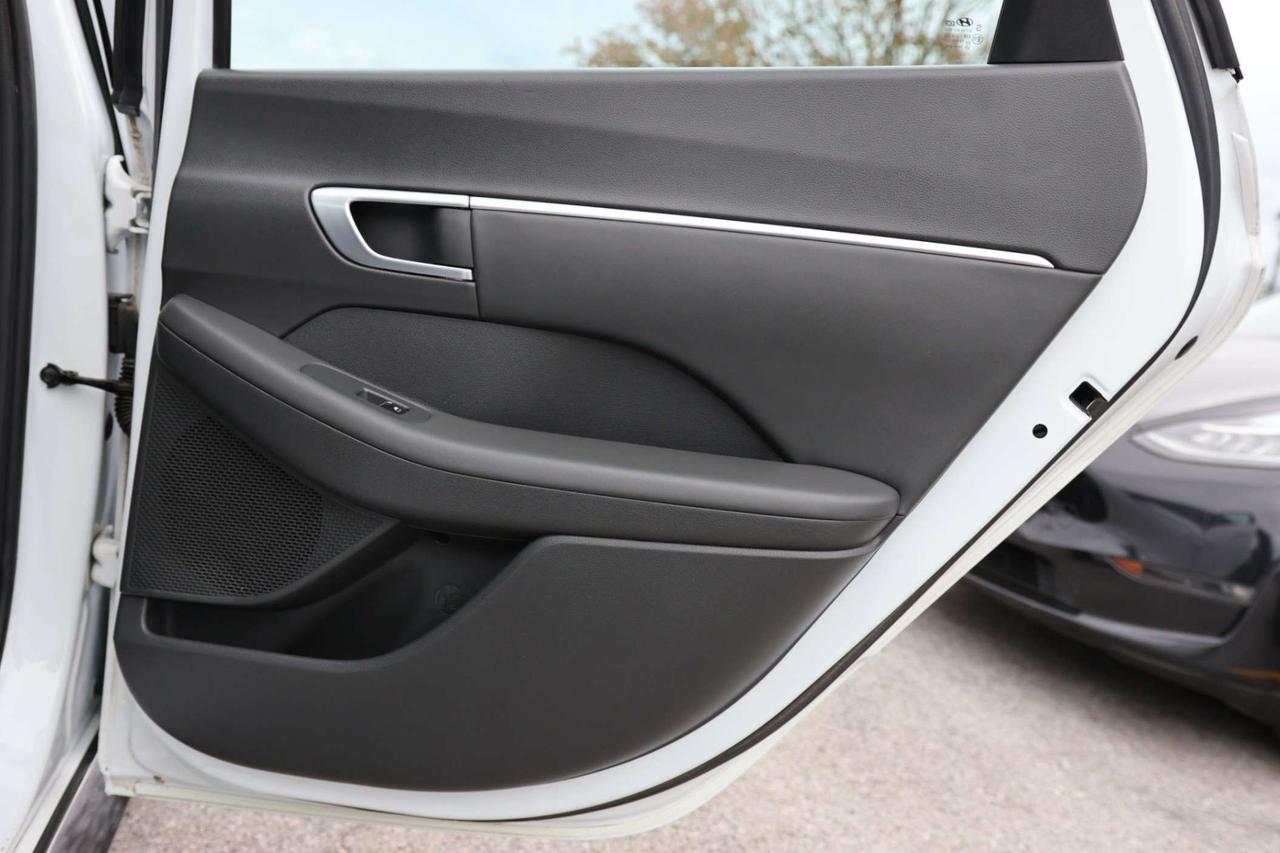 2021 Hyundai Sonata 1.6T SPORT-R STARTER/ADAPT CRUISE/BCAM/FCW/LKA/BLIS/LEATHER/H SEATS/KEYLESS/CARPLAY/PANOROOF Photo