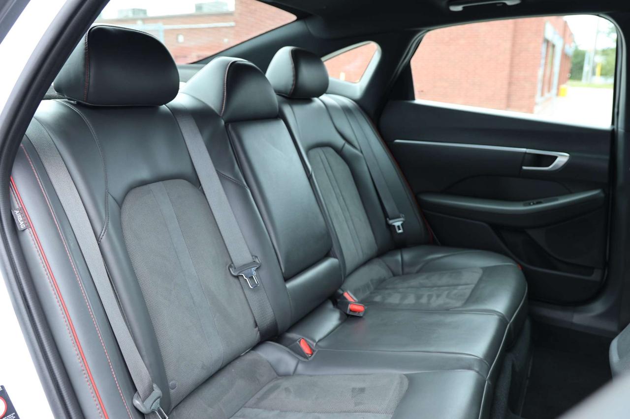 2021 Hyundai Sonata 1.6T SPORT-R STARTER/ADAPT CRUISE/BCAM/FCW/LKA/BLIS/LEATHER/H SEATS/KEYLESS/CARPLAY/PANOROOF Photo