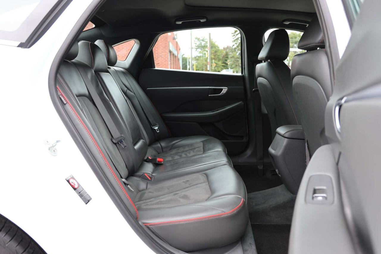 2021 Hyundai Sonata 1.6T SPORT-R STARTER/ADAPT CRUISE/BCAM/FCW/LKA/BLIS/LEATHER/H SEATS/KEYLESS/CARPLAY/PANOROOF Photo