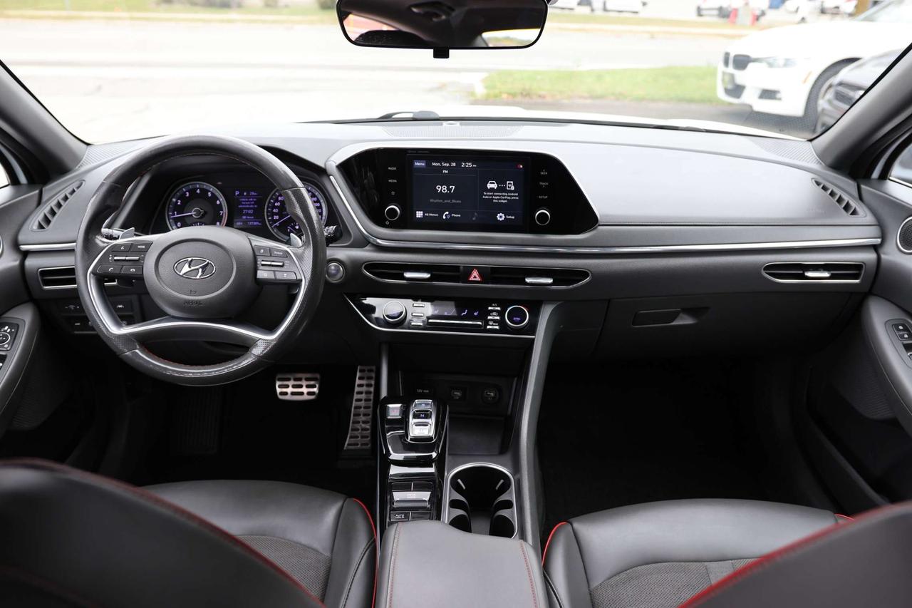 2021 Hyundai Sonata 1.6T SPORT-R STARTER/ADAPT CRUISE/BCAM/FCW/LKA/BLIS/LEATHER/H SEATS/KEYLESS/CARPLAY/PANOROOF Photo