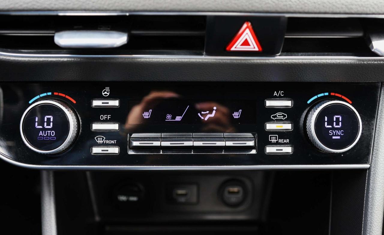 2021 Hyundai Sonata 1.6T SPORT-R STARTER/ADAPT CRUISE/BCAM/FCW/LKA/BLIS/LEATHER/H SEATS/KEYLESS/CARPLAY/PANOROOF Photo