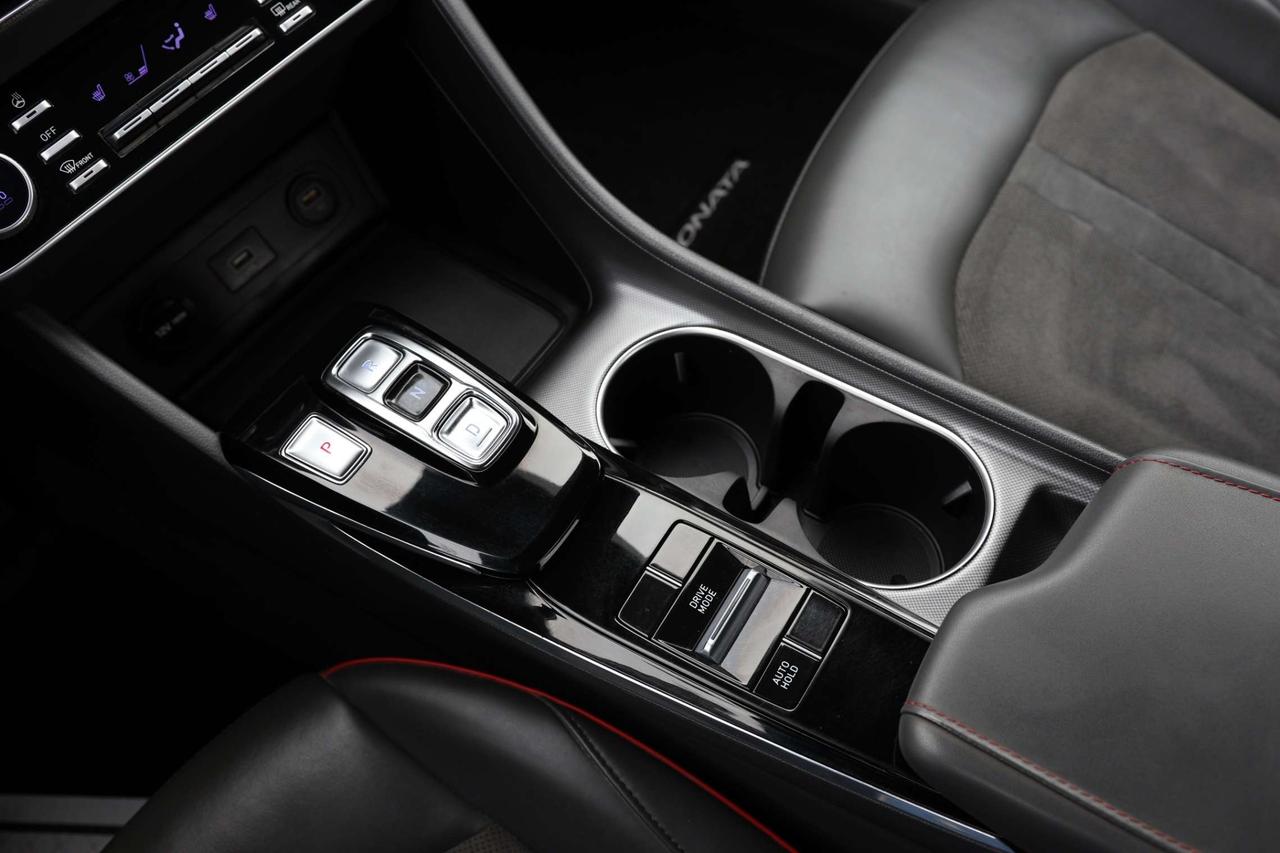 2021 Hyundai Sonata 1.6T SPORT-R STARTER/ADAPT CRUISE/BCAM/FCW/LKA/BLIS/LEATHER/H SEATS/KEYLESS/CARPLAY/PANOROOF Photo
