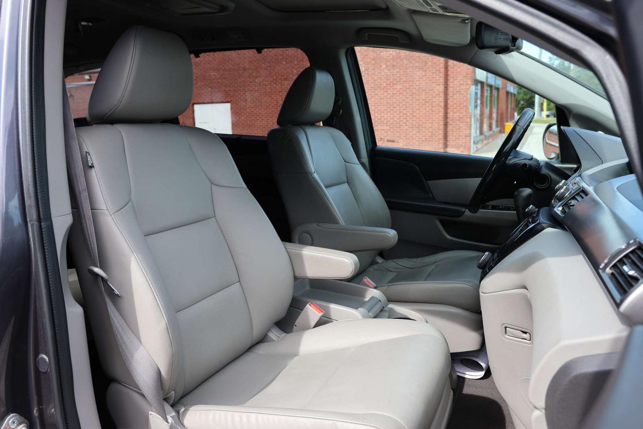 2016 Honda Odyssey EX-L-7PASS/BCAM/LDW/PARKING SNRS/LEATHER/H SEATS/KEYLESS/BLUETOOTH/SUNROOF Photo