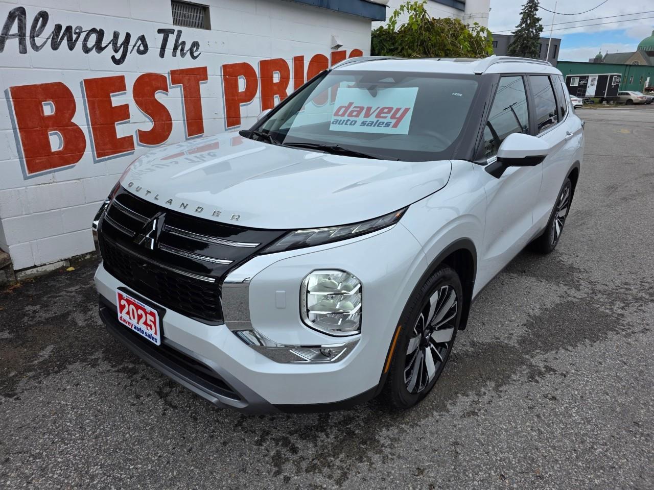 2025 Mitsubishi Outlander  Photo0