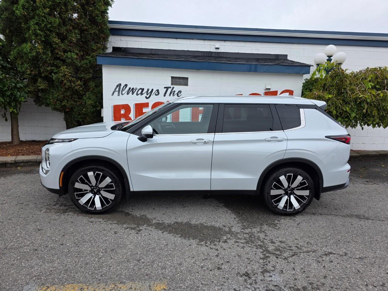 2025 Mitsubishi Outlander  Photo