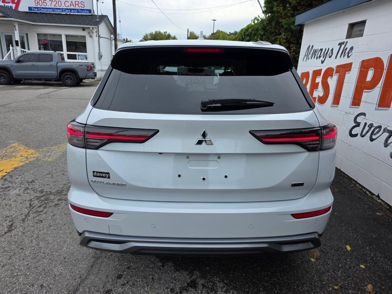 2025 Mitsubishi Outlander  Photo