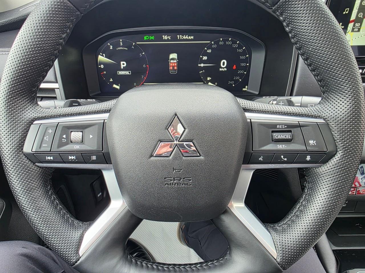 2025 Mitsubishi Outlander  Photo