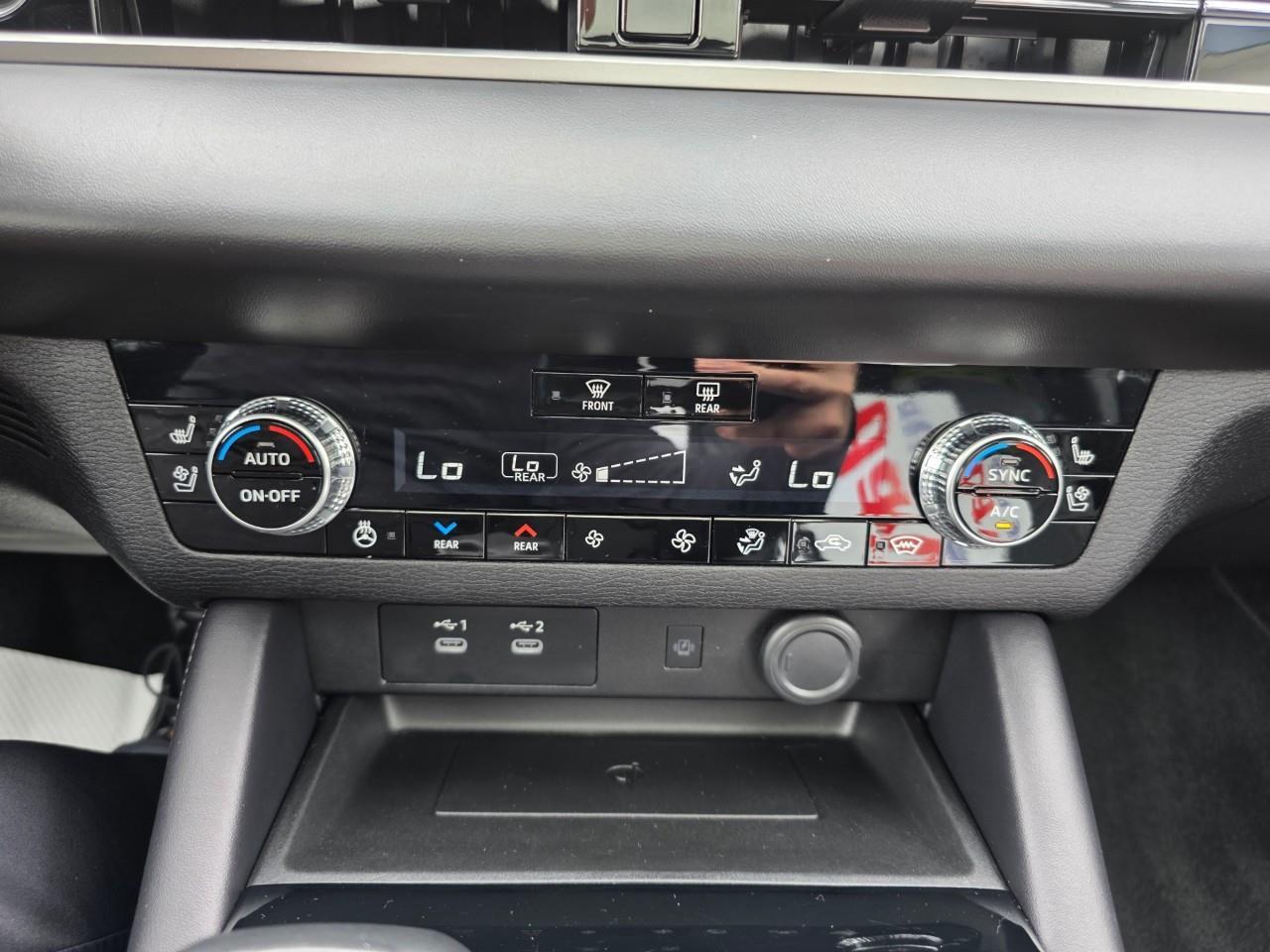 2025 Mitsubishi Outlander  Photo