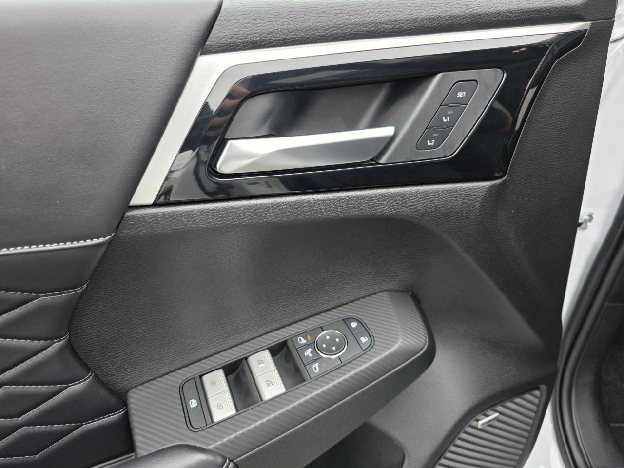 2025 Mitsubishi Outlander  Photo