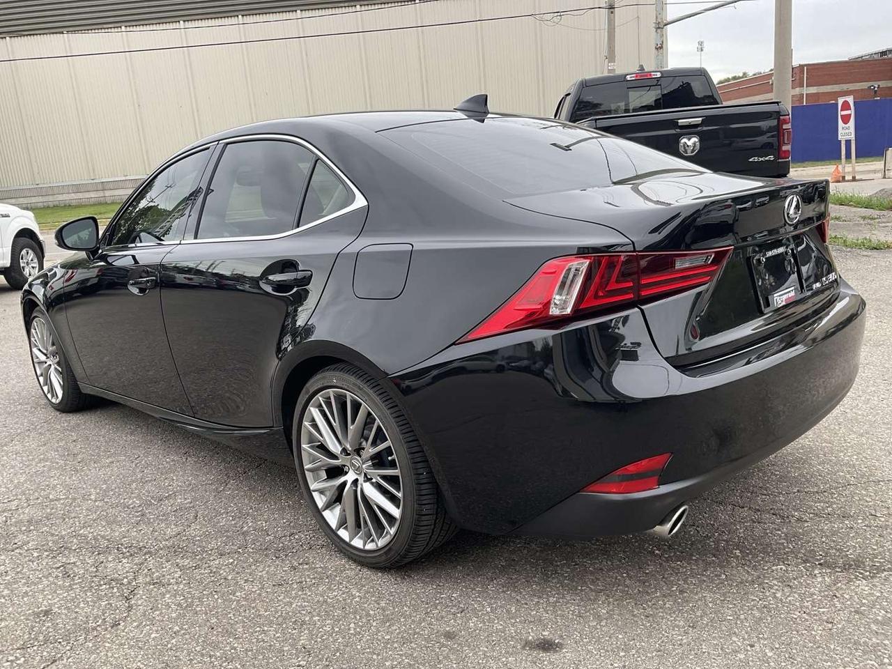 2016 Lexus IS 300 AWD - LEATHER! BACK-UP CAM! COOLED SEATS! SUNROOF! Photo