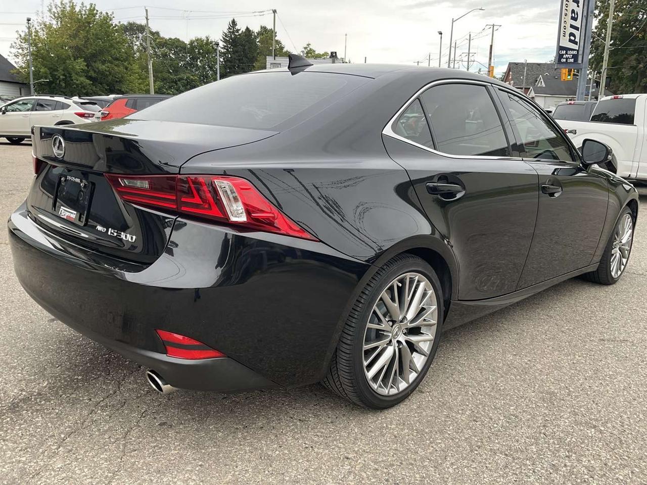 2016 Lexus IS 300 AWD - LEATHER! BACK-UP CAM! COOLED SEATS! SUNROOF! Photo