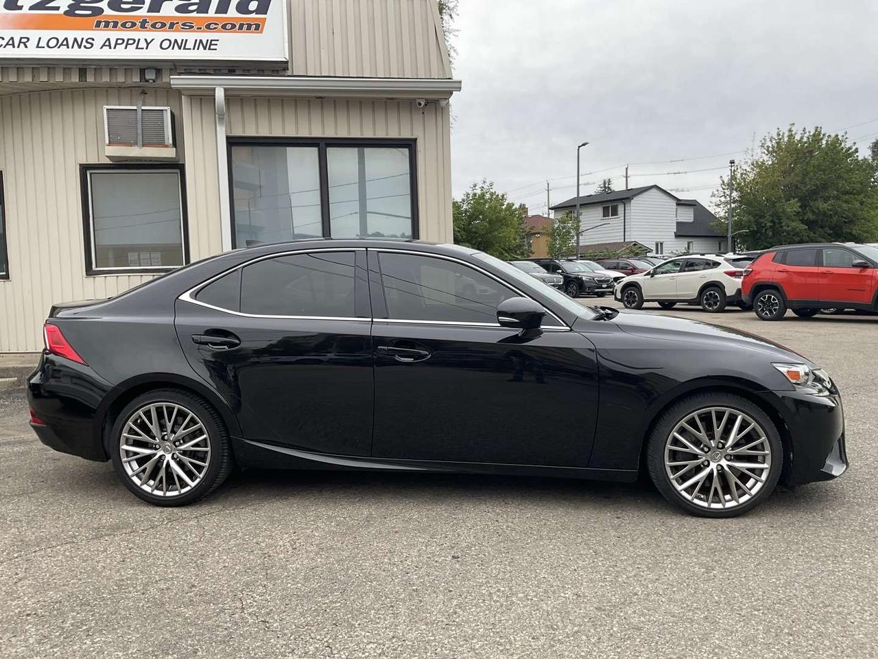 2016 Lexus IS 300 AWD - LEATHER! BACK-UP CAM! COOLED SEATS! SUNROOF! Photo