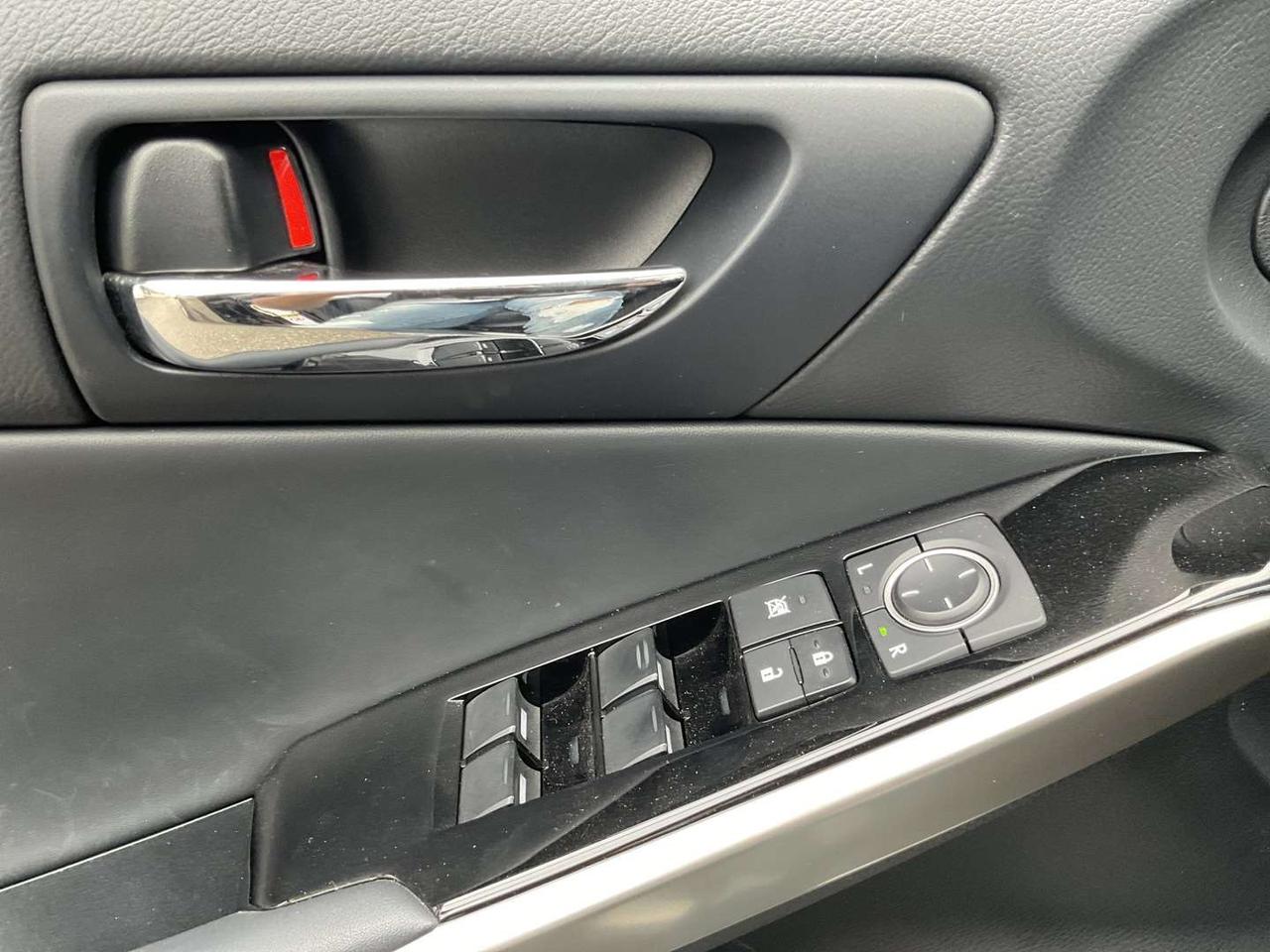 2016 Lexus IS 300 AWD - LEATHER! BACK-UP CAM! COOLED SEATS! SUNROOF! Photo