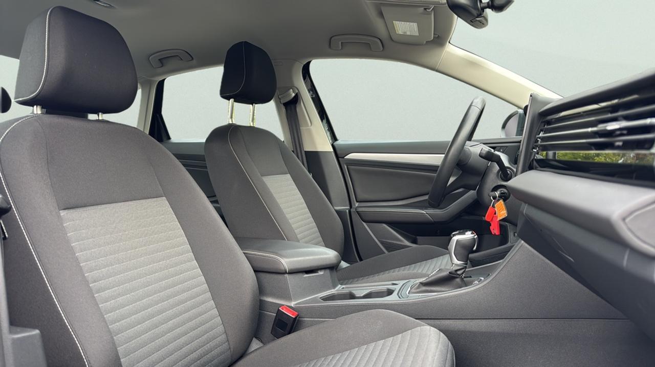 2025 Volkswagen Jetta Trendline Photo