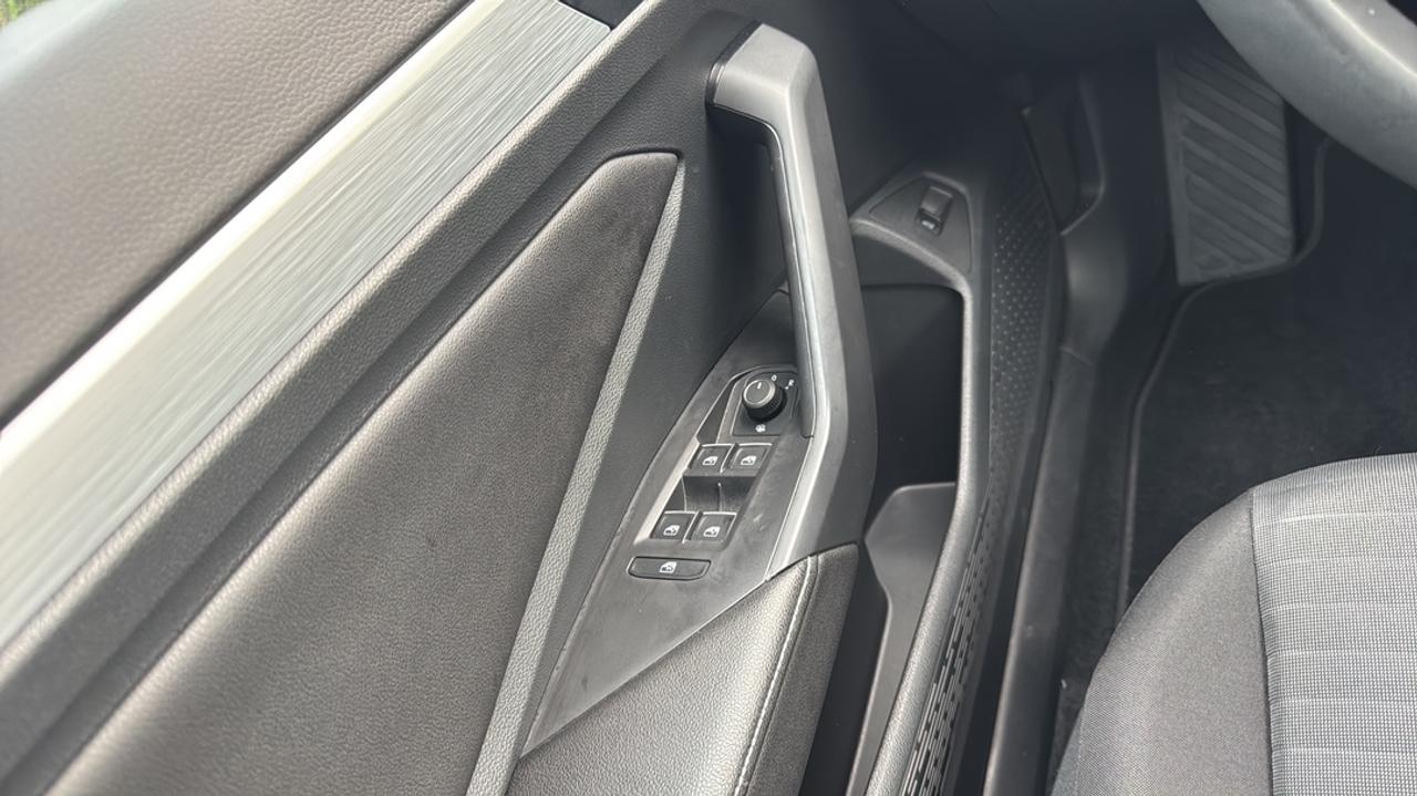 2025 Volkswagen Jetta Trendline Photo